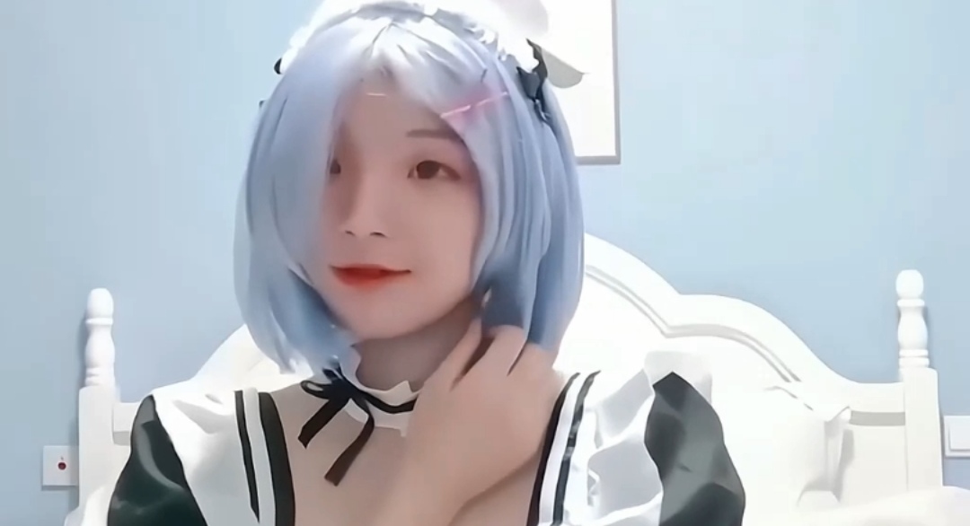女仆装😪;😉#骚🙄穴塞水晶棒 疯狂自😀😏🤢慰喷水内射